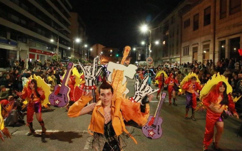 O Porriño celebrou ‘por todo o alto’ o seu desfile de Entroido 2023