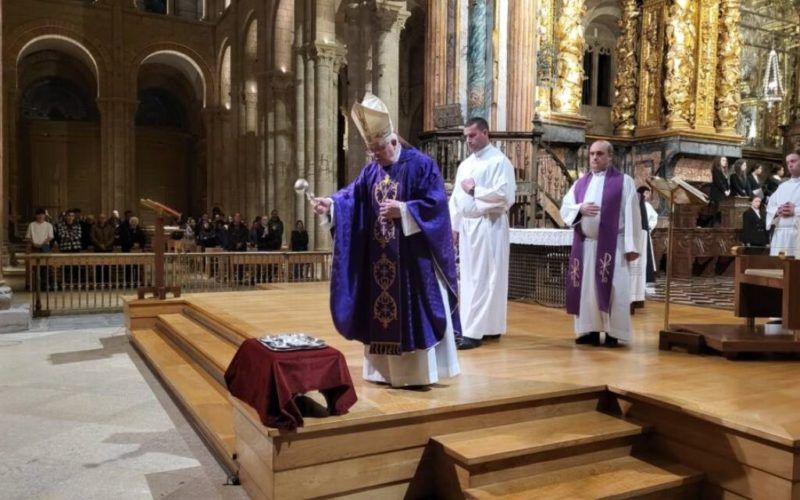 O fórum “A língua e o reino” visita a Catedral de Santiago