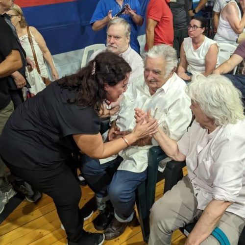 Ana Miranda comprométese a protexer o patrimonio cultural da Casa de Galicia en Montevideo