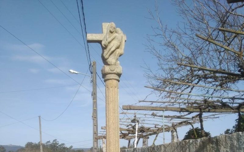 Salvaterra remata as obras de limpeza e conservación do Cruceiro de Fornelos