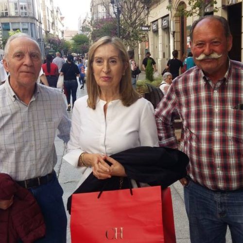 Ana Pastor de compras en Ourense