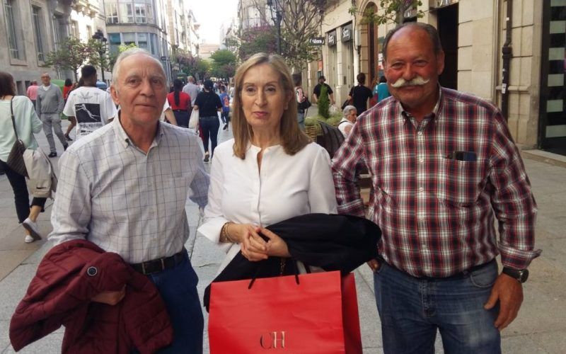 Ana Pastor de compras en Ourense