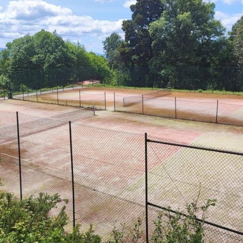 Reforma integral das pistas de tenis da Cañiza