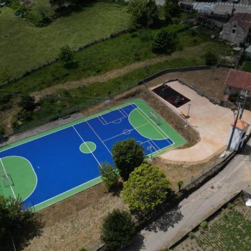 A licitación a pista polideportiva e área de lecer no Covelo