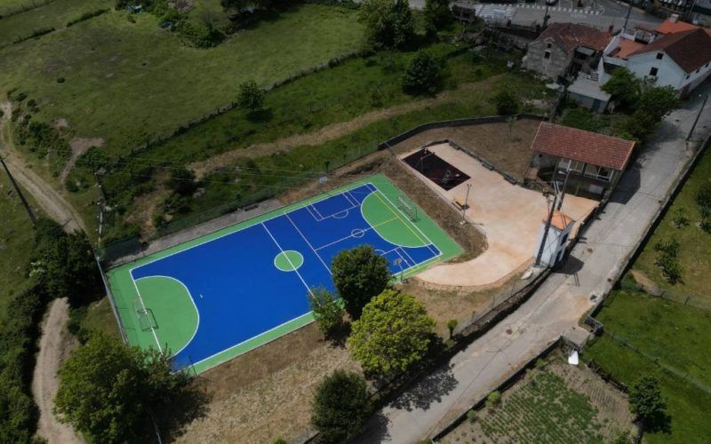 A licitación a pista polideportiva e área de lecer no Covelo