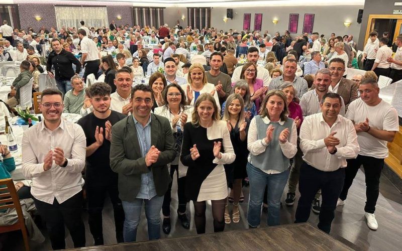 Lara Meneses (PP) presentou a súa candidatura á alcaldía de Tomiño