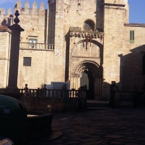 Xunta de Galicia restaura o ciborio e fachada sur da catedral de San Martiño de Ourense