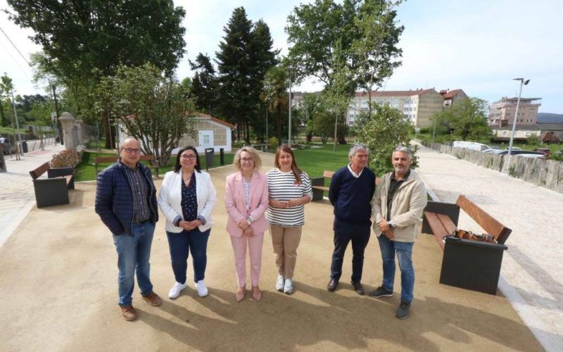 Novo parque público na Avenida Sarmiento Rivera de Ponteareas