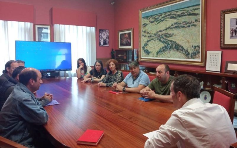 Alcalde de Tui amosou o seu apoio ás persoas traballadoras de Maderas Iglesias