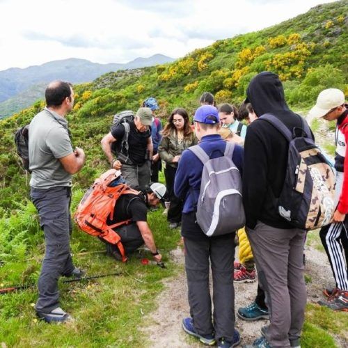 Alumnado de Moaña amosa o seu interese pola riqueza medioambiental de Covelo