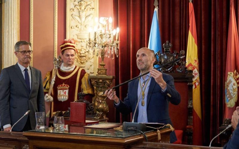 Gonzalo Pérez Jácome toma posesión da Alcaldía de Ourense