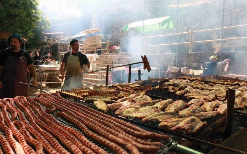 A Festa do Churrasco de Covelo servirá ata 2.700 racións