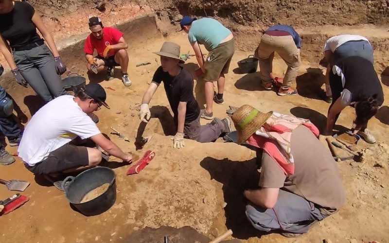 Máis de 1.600 ferramentas líticas do Paleolítico foron recuperadas no Porriño