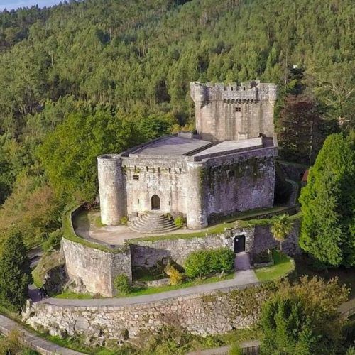 Concello de Ponteareas recuperará a contorna do Castelo do Sobroso