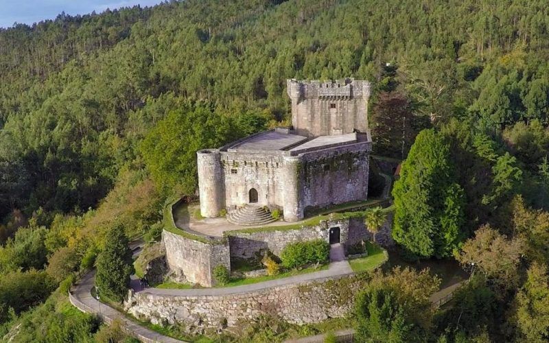 Concello de Ponteareas recuperará a contorna do Castelo do Sobroso