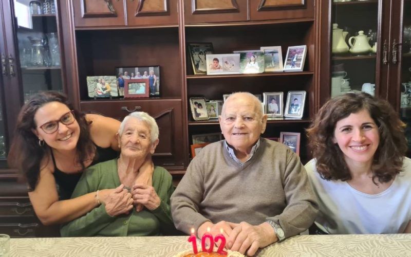 O “avó de Oia” cumpre 102 anos