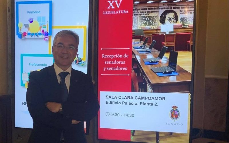 Luís Menor Pérez renuncia ao Senado