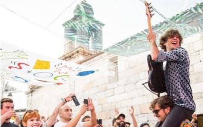 O Festival Arteficial volta a conxunto histórico de Ribadavia