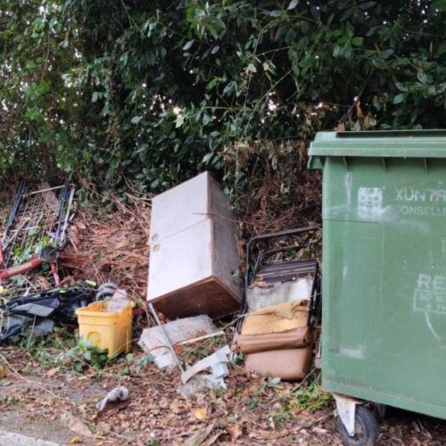 O Covelo pide á cidadanía un uso responsable dos contedores de lixo