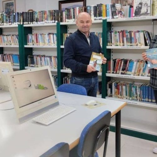 Colaboración entre o Concello do Covelo e o IES Val do Tea para acceso de libros en galego e castelán