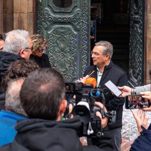 Luis Menor prioriza o diálogo cos bombeiros dos parques comarcais de Ourense