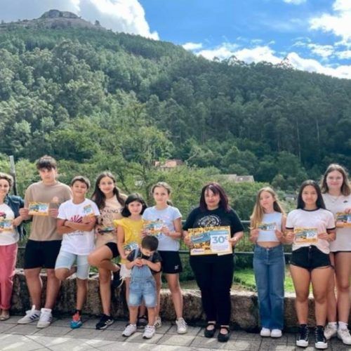 Festival de Cans entregou vales de desconto en material escolar