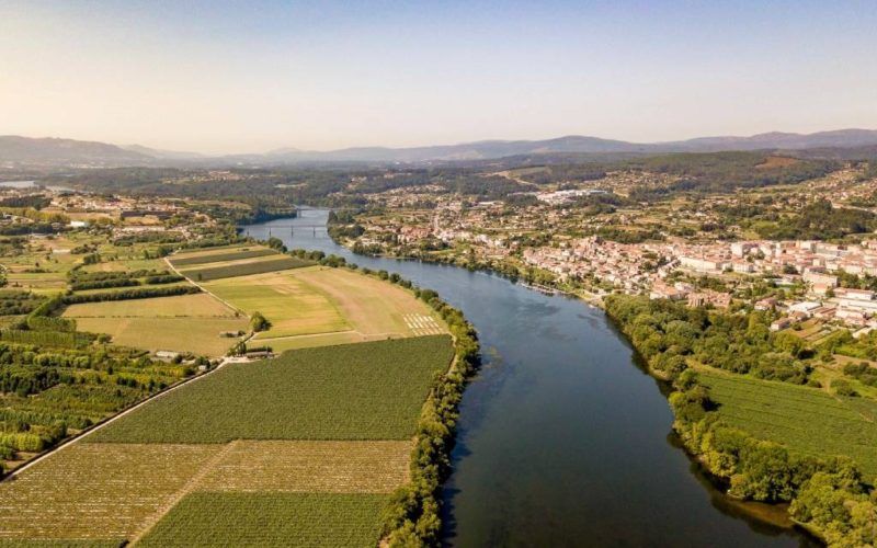 A comisaria europea Elisa Ferreira interesase pola Eurocidade Tui-Valença