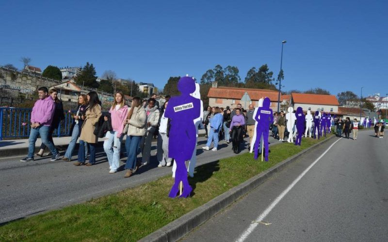 25N en Mos: “Non son siluetas, son vítimas”