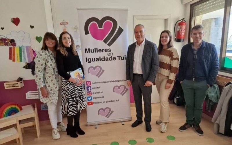 Campaña de sensibilización da Asociación Mulleres en Igualdade de Tui