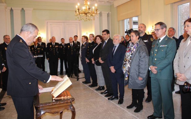Cástor Vázquez tomou posesión do cargo de comisario xefe en Ourense