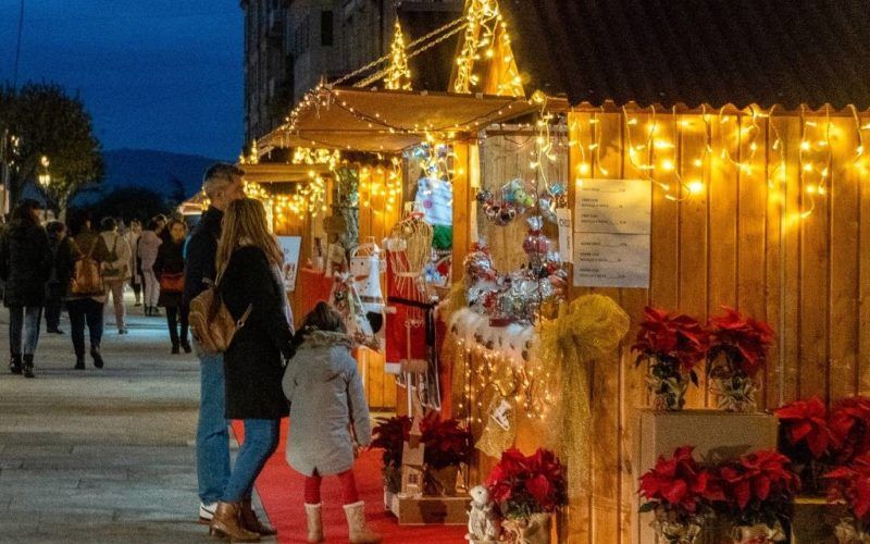 Tui inaugura o Mercado de Nadal