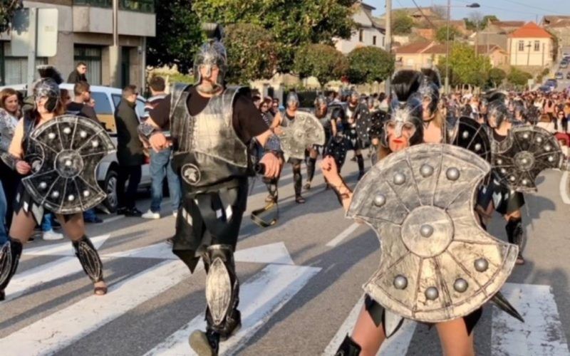 Desfile das Comparsas o 11 de febreiro en Arbo
