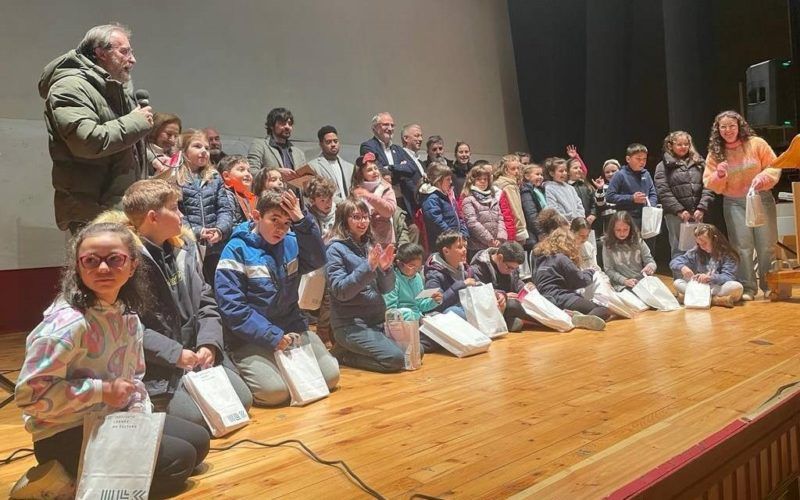 Estudantes de lingua galega celebraron o Día do Galego no Bierzo