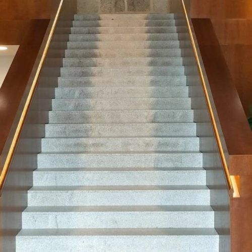 BNG Ponteareas cuestiona o gasto de 12.000€ nunha alfombra para o Concello