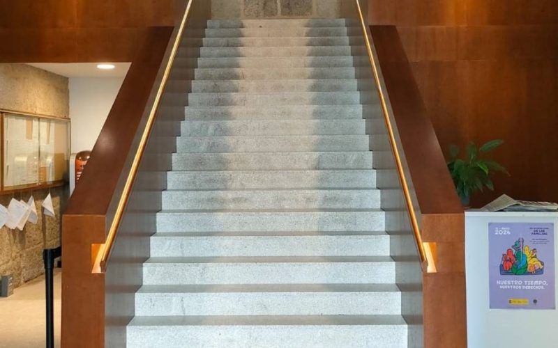 BNG Ponteareas cuestiona o gasto de 12.000€ nunha alfombra para o Concello