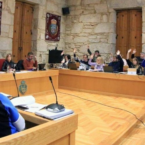 Crece a tensión política no Concello de Ponteareas