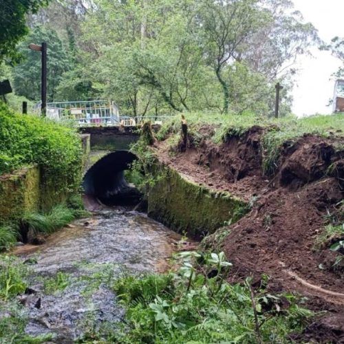 Obras na ponte sobre o río Cotarel en Tui