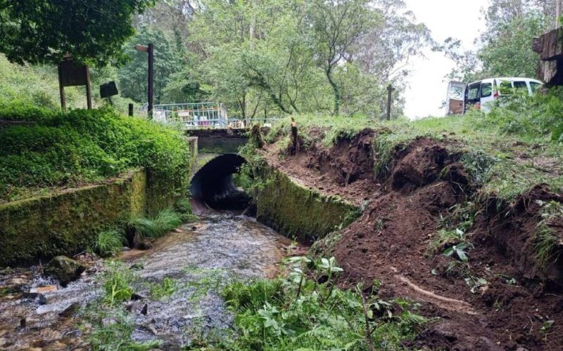 Obras na ponte sobre o río Cotarel en Tui