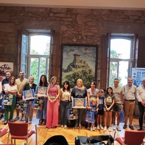 Rosa Barrera gaña o I Concurso de Balcóns Floridos de Ponteareas