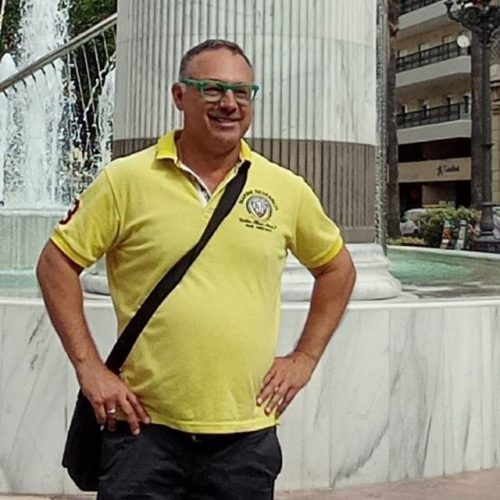 Ciclo-nudismo contra as guerras