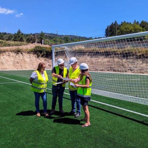 Avanzan a bo ritmo as obras do Campo de Fútbol de Augas Férrea na Cañiza