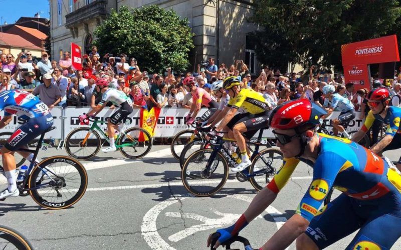 La Vuelta 24 enche de brillo a Ponteareas