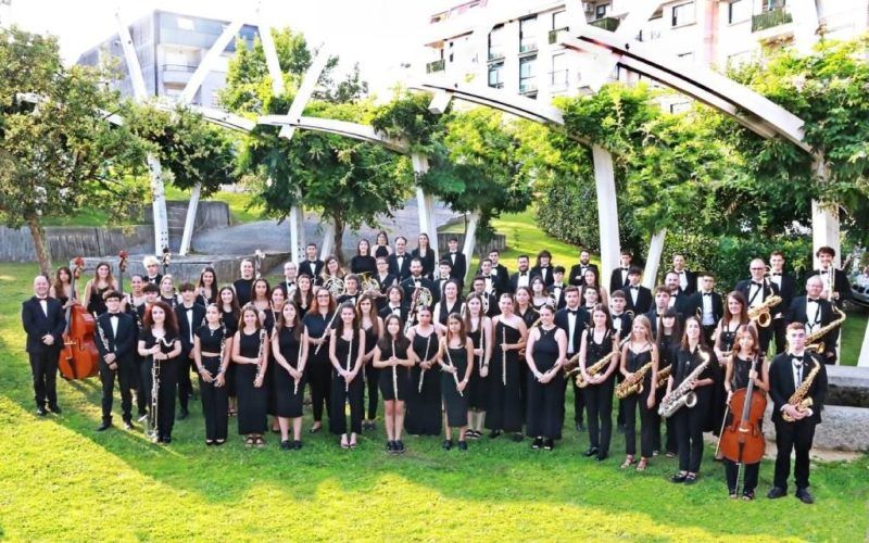 A banda de Salceda con Pere Vicalet no Festival da Luz