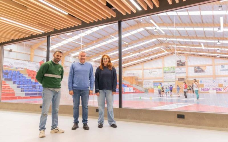 A Cañiza avanza nas reformas o pavillón deportivo “Carballo do Marco”