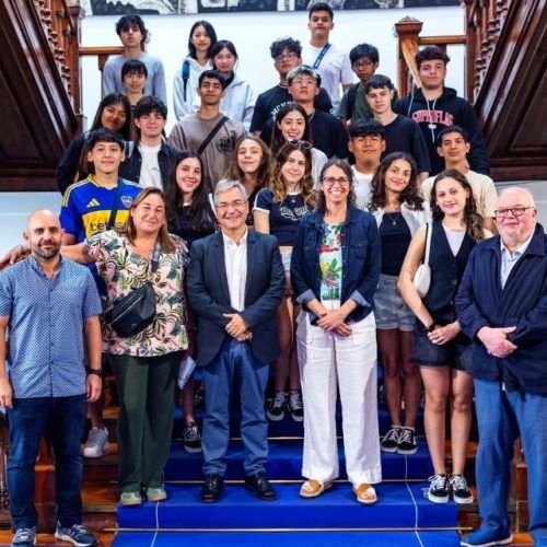 Alumnado do Instituto Santiago Apóstolo de Bos Aires de visita en Ourense
