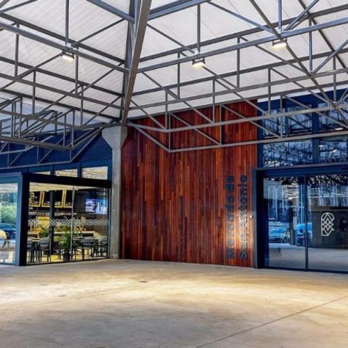 Tui inaugura a súa renovada Praza de Abastos