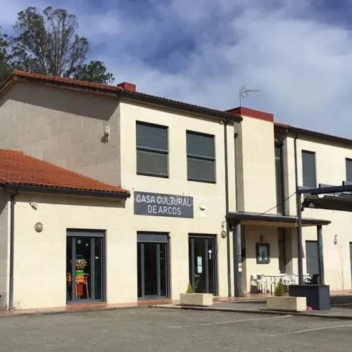 A Casa Cultural de Arcos obtén unha subvención da Xunta de Galicia de 7.440 euros para instalar 29 placas fotovoltaicas