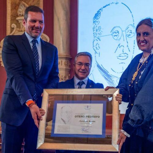 Coral de Ruada recibe o Premio Otero Pedrayo