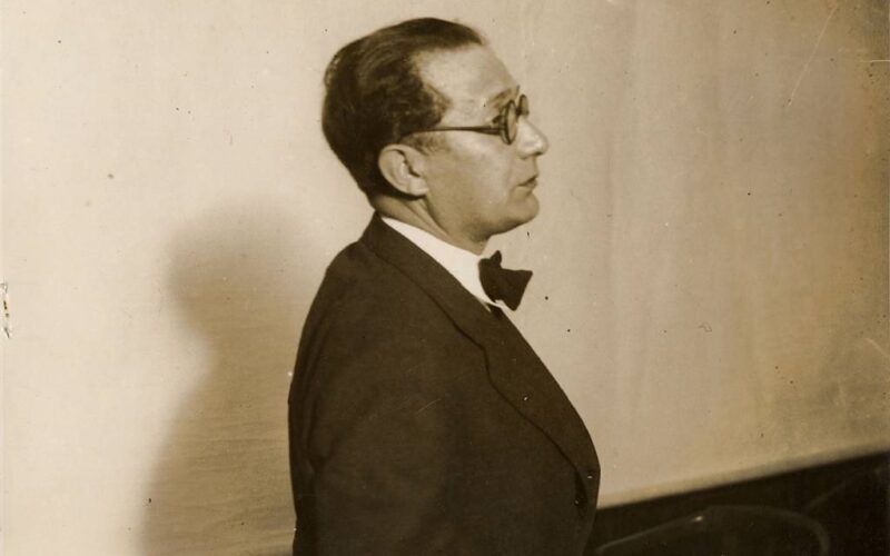 A Real Academia Galega honra a Castelao