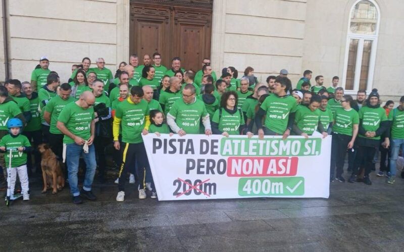 Reclaman en Ponteareas unha pista de atletismo de 400 metros